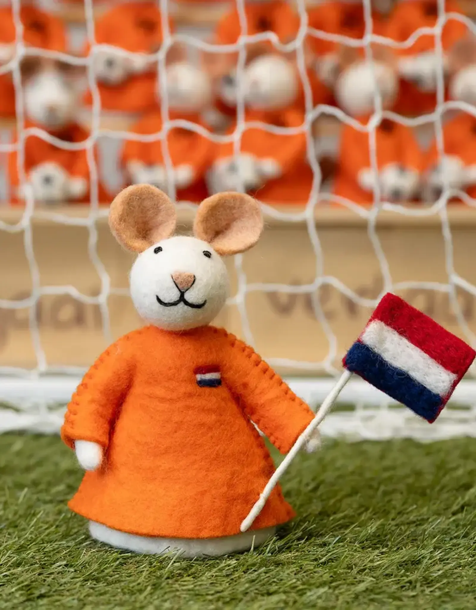 Sjaal met Verhaal Muis met Nedelandse vlag