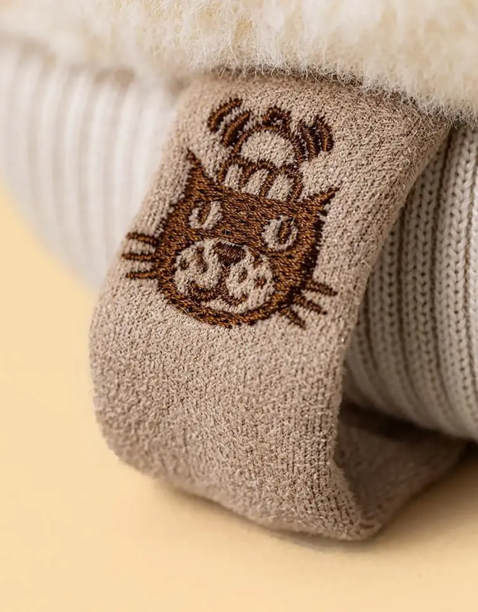 Jellycat Amuseables Fitswell Mitten