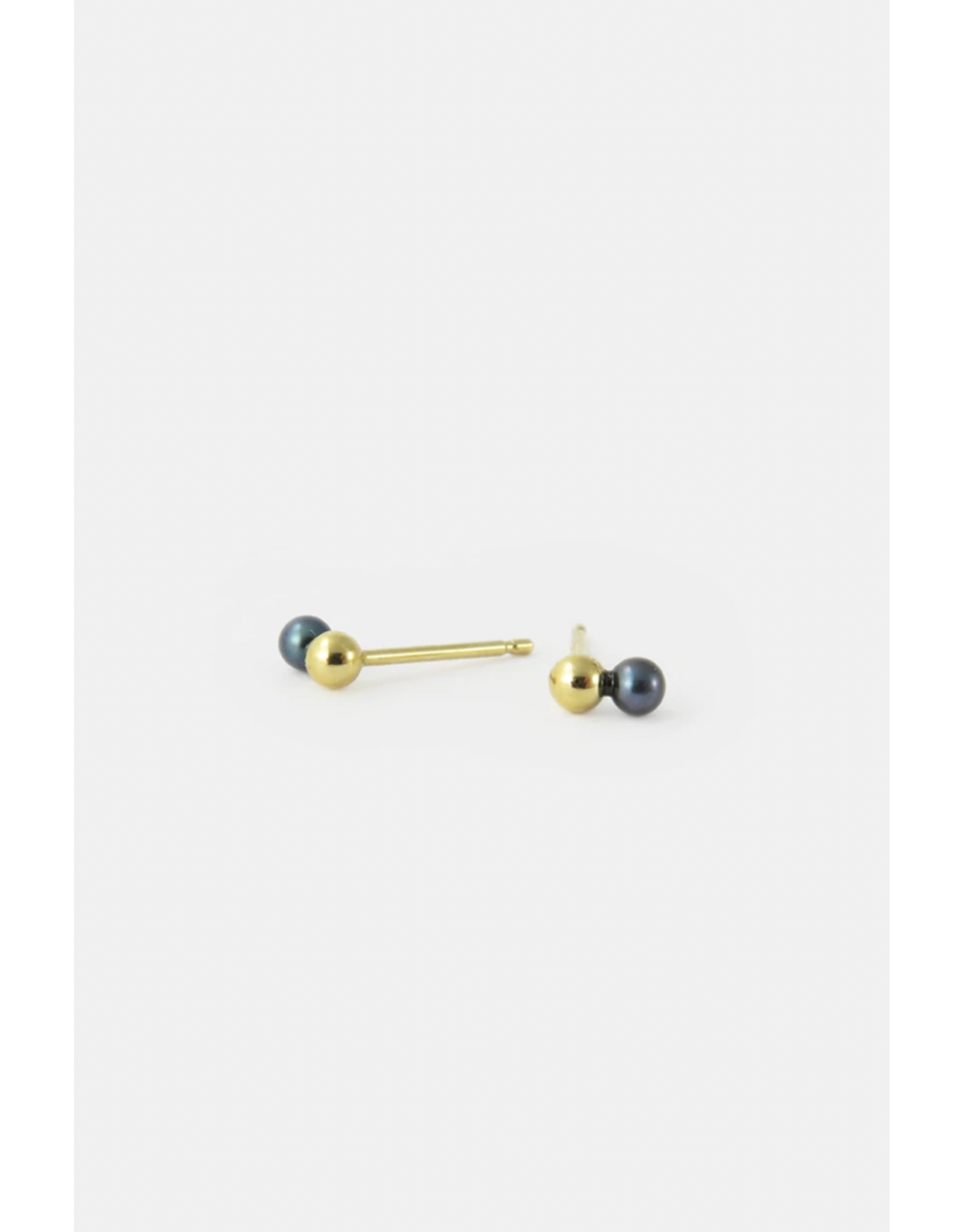 Studio MHL Oorbel MHL - Druppel, Zwarte parel - 6mm - Goud - Verguld 18K