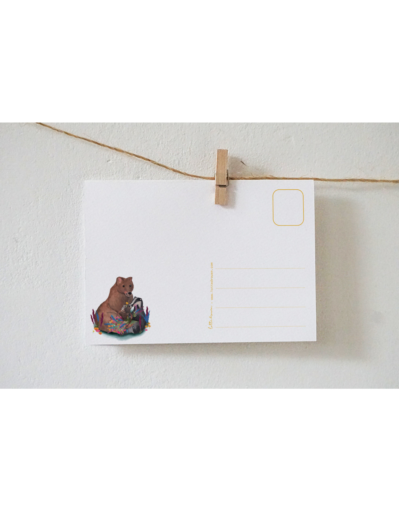 Lotte Drouen Wenskaart - Bosdieren bedankt met bloemen- Postkaart + Enveloppe