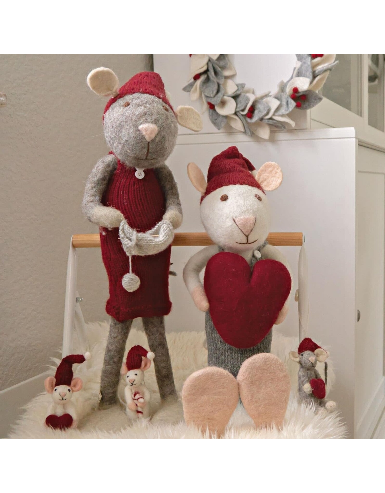Gry & Sif Grijze Muis XL Girly aan het Breien - 60cm