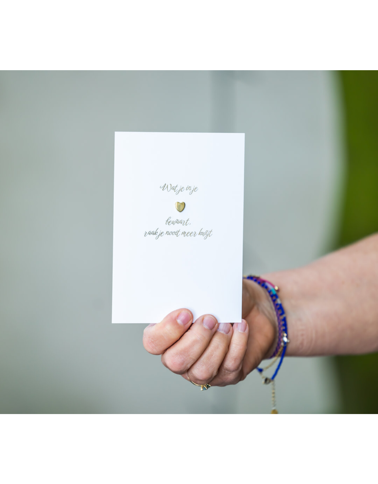 Mus in een Plas Wenskaart - Wat in je ❤️ bewaart - Hartje goud - Goudfolie - Postkaart + Envelop