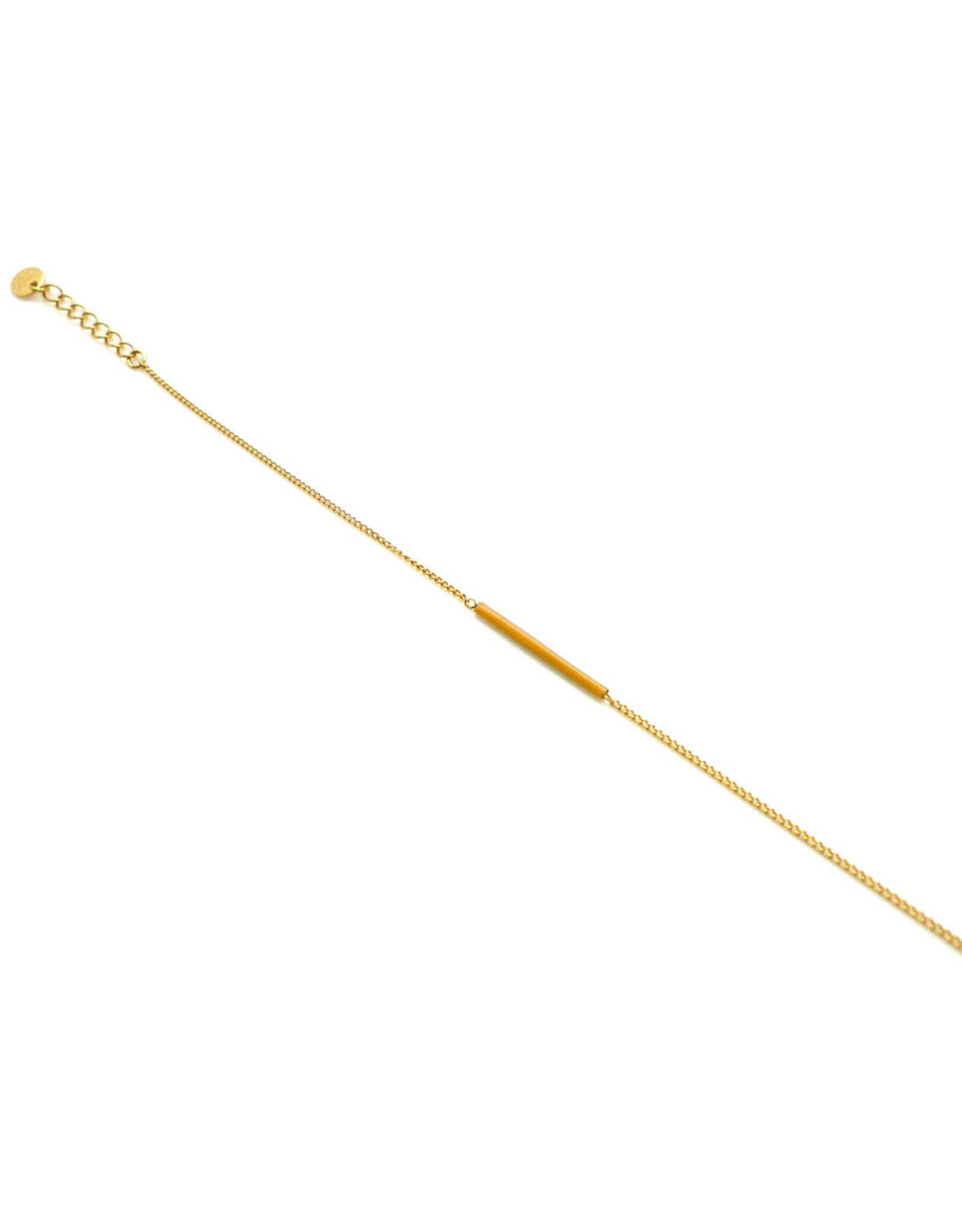 Nadja Carlotti Armband Sparkle - Mosterd - Messing verguld  - Lengt 16 cm + 2 cm - Tube 2 x 0,2 cm