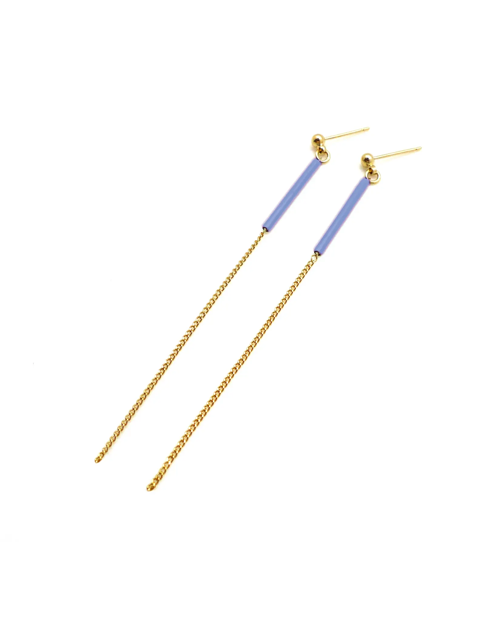 Nadja Carlotti Oorbel Stella - Lila Blauw  - Messing verguld  - Lengt 7,5 cm - Tube 2cm