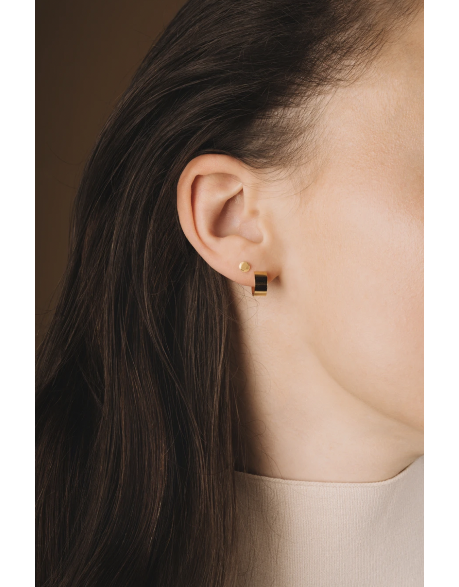 Studio MHL Oorbel MHL - Gehamerd Schijfje, Ø 4mm - Goud - Verguld 18K