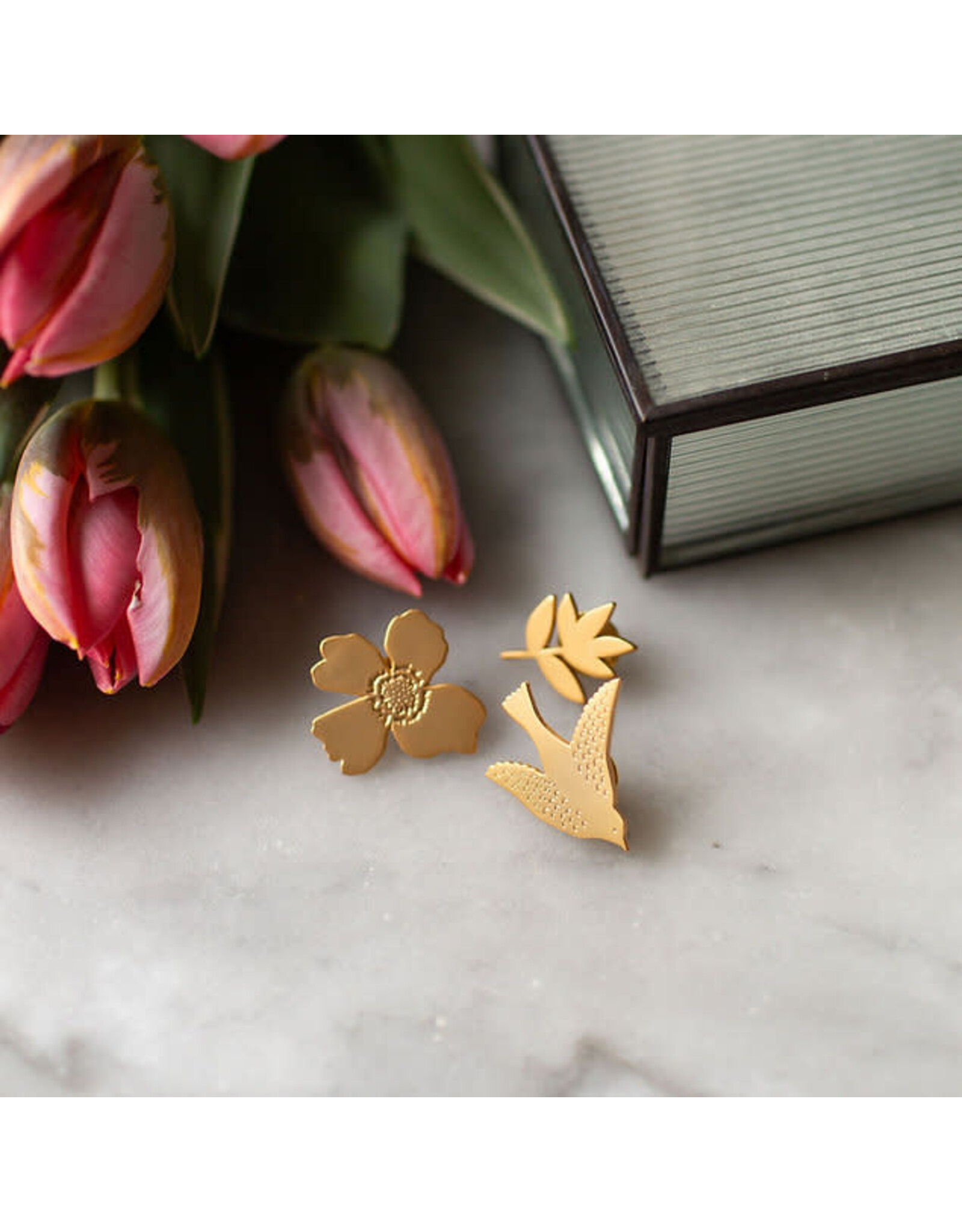 Poussière des rues Pin India Flower - Messing - Ø 2,5cm