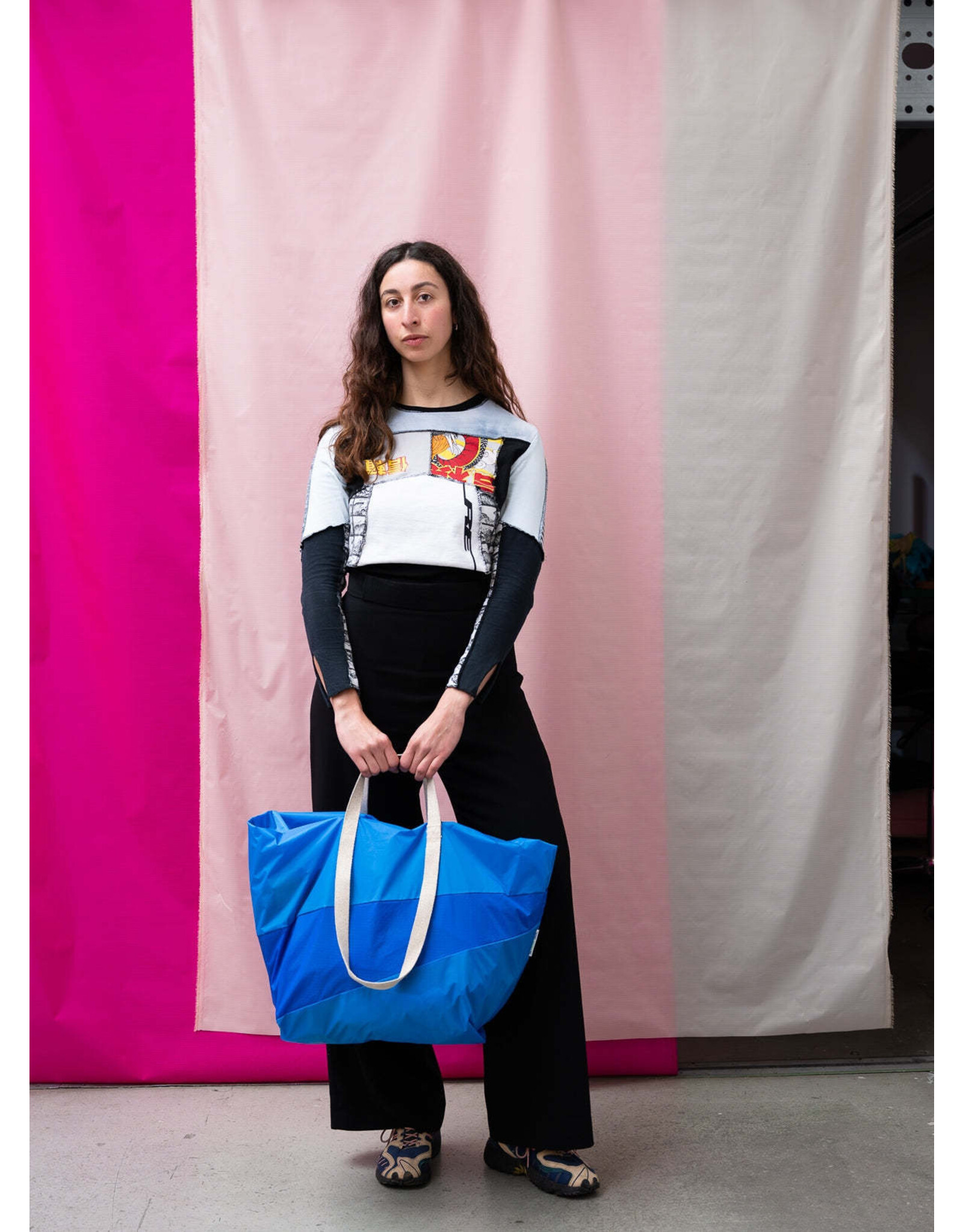 Susan Bijl The Trash Bag M, Wave & Yves - 27 x 61 x 14 cm