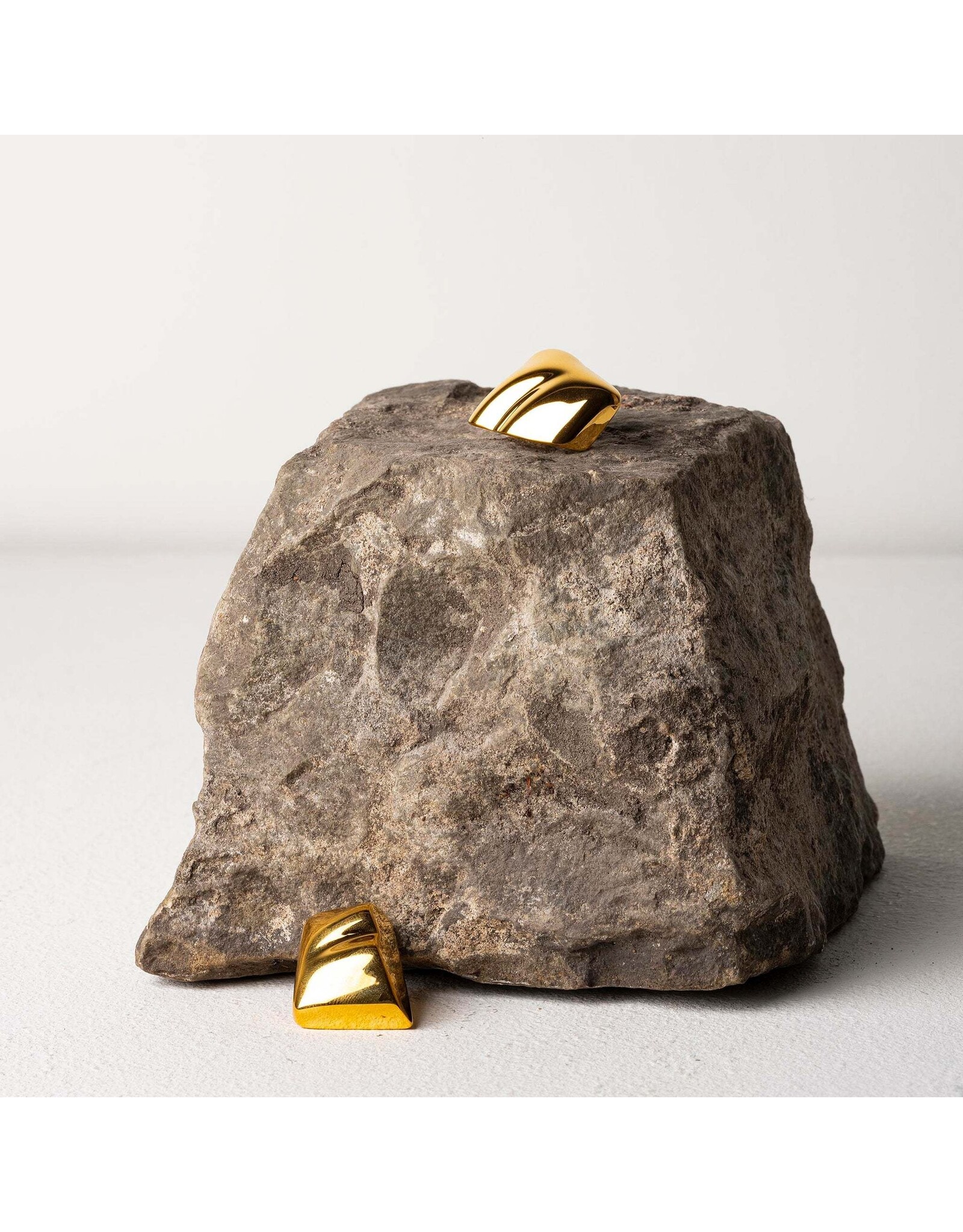 Murielle Perrotti Oorbel MP - Call me, Rechthoekig - Goud - Sym