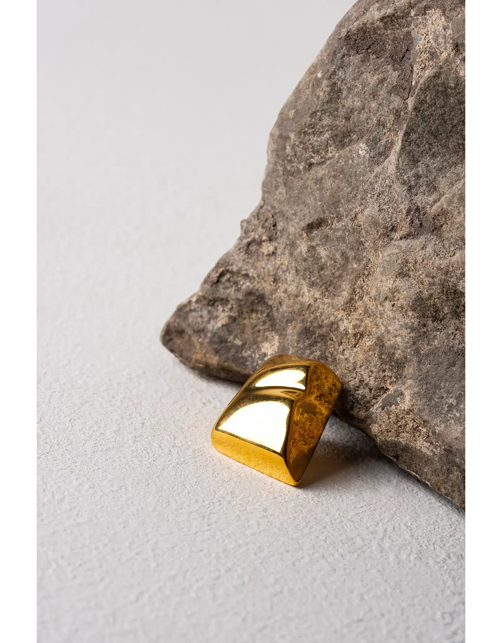 Murielle Perrotti Oorbel MP - Call me, Rechthoekig - Goud - Sym
