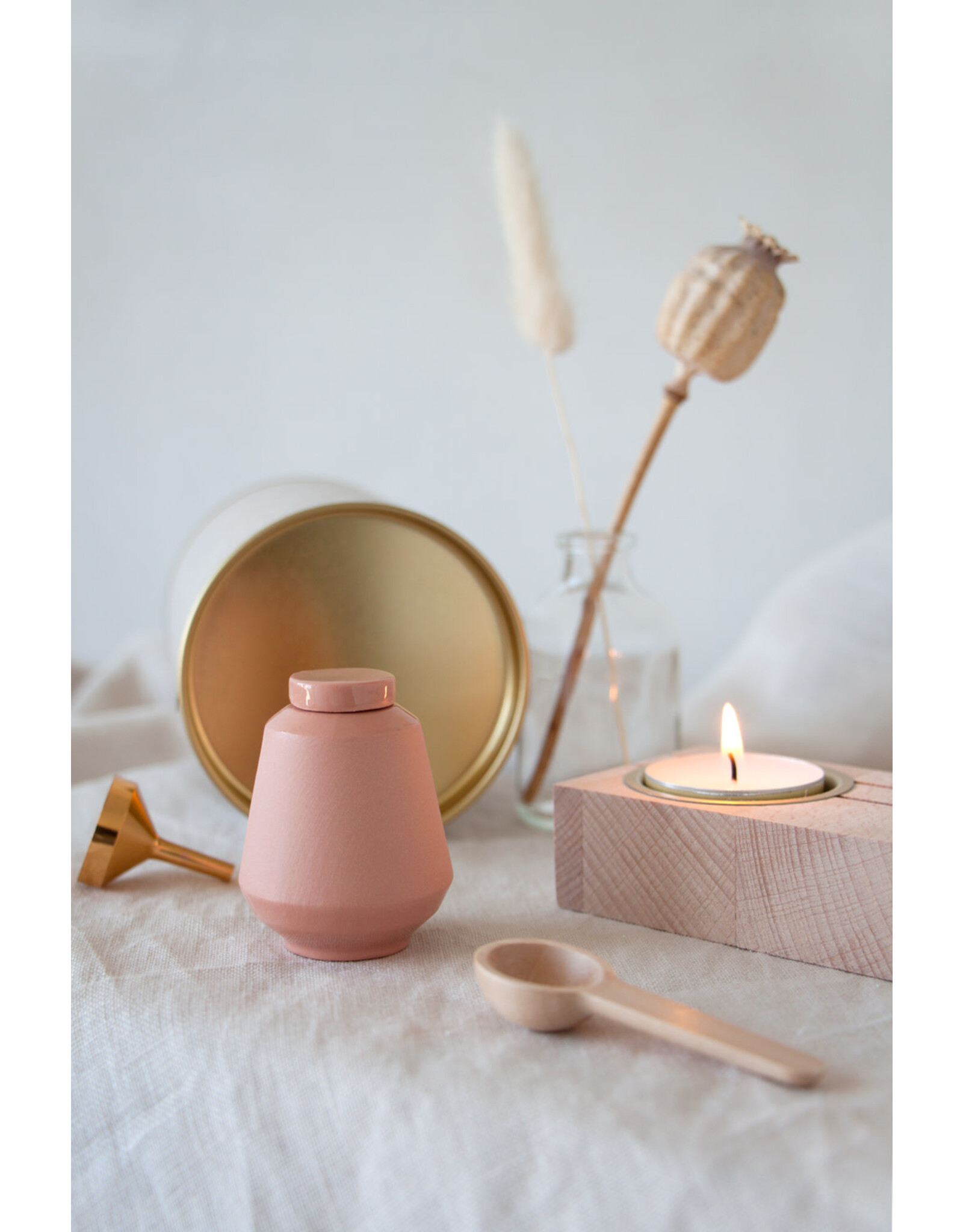 Roosmarijn Knijnenburg Mini urn Terra – subtiele herinnering in keramiek