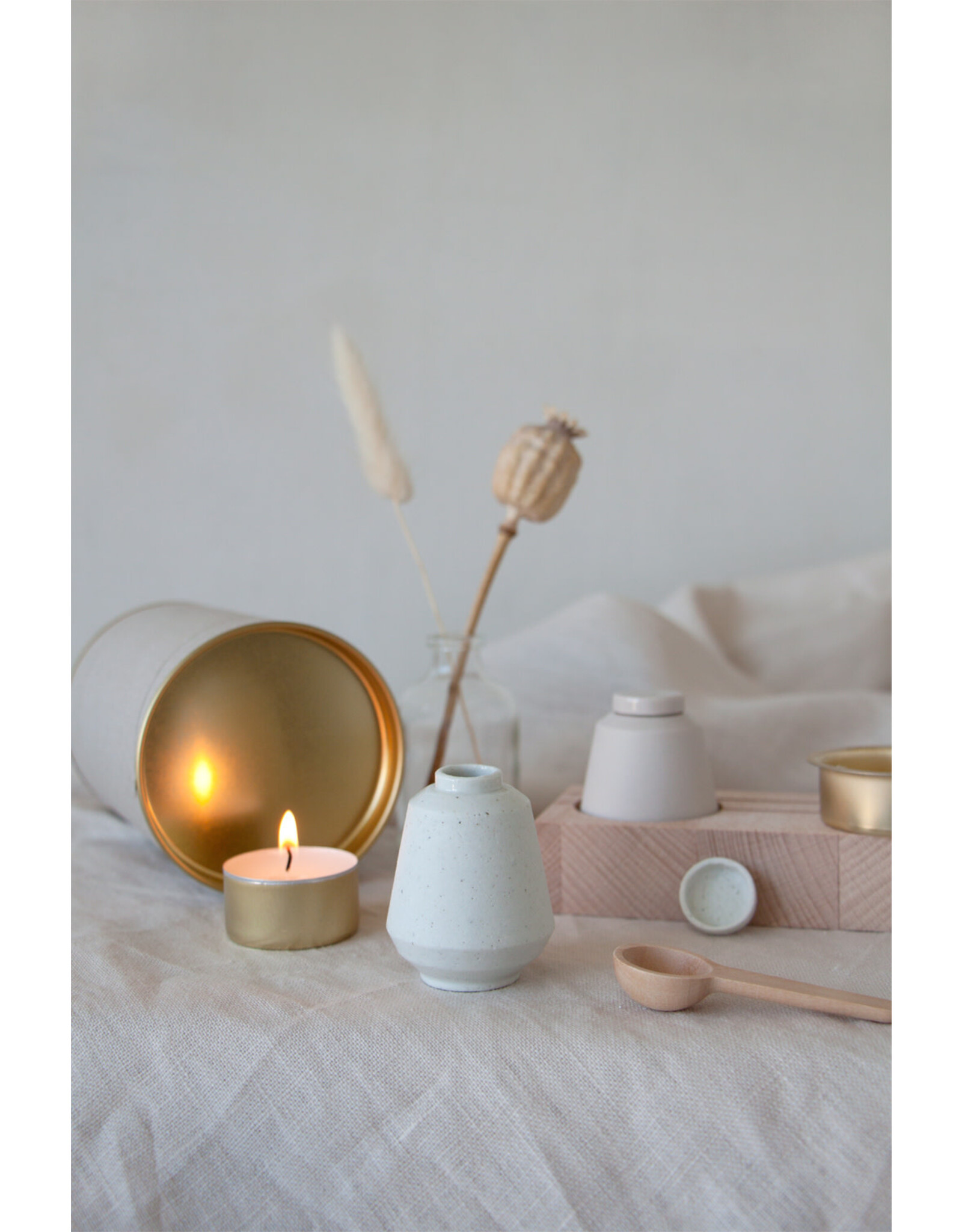 Roosmarijn Knijnenburg Mini urn Terra – subtiele herinnering in keramiek