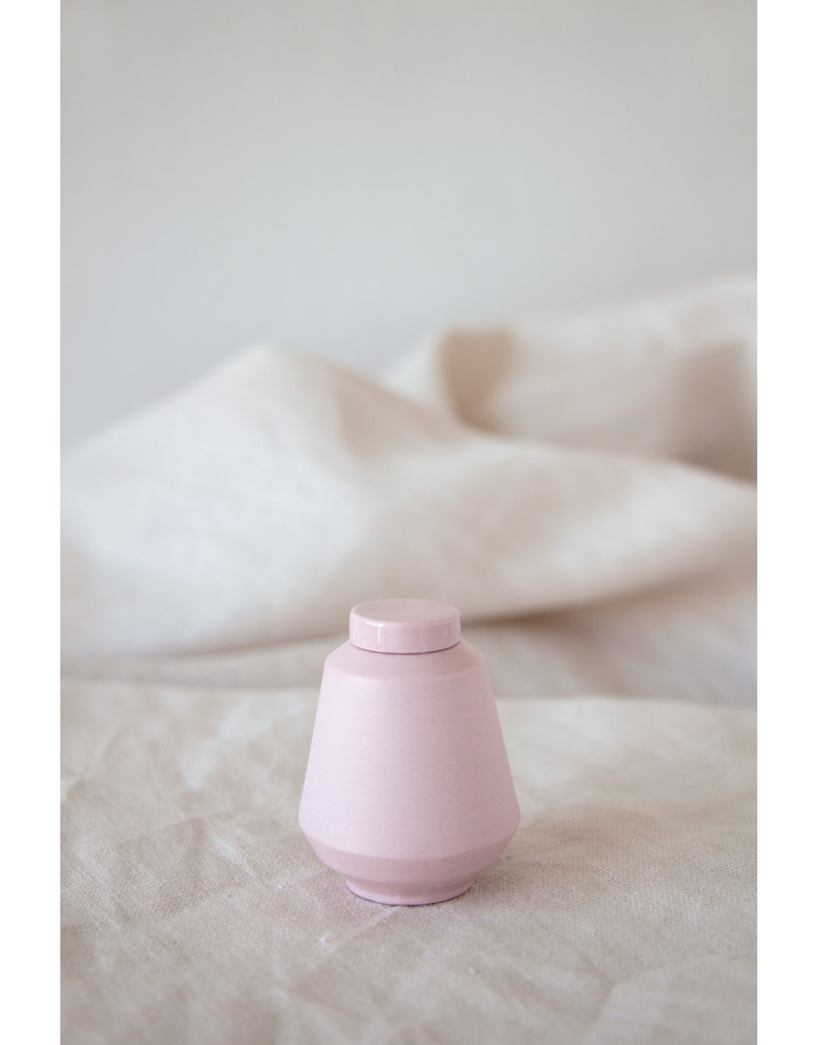 Roosmarijn Knijnenburg Urn - Roze - B 4,5 cm x H 6 cm