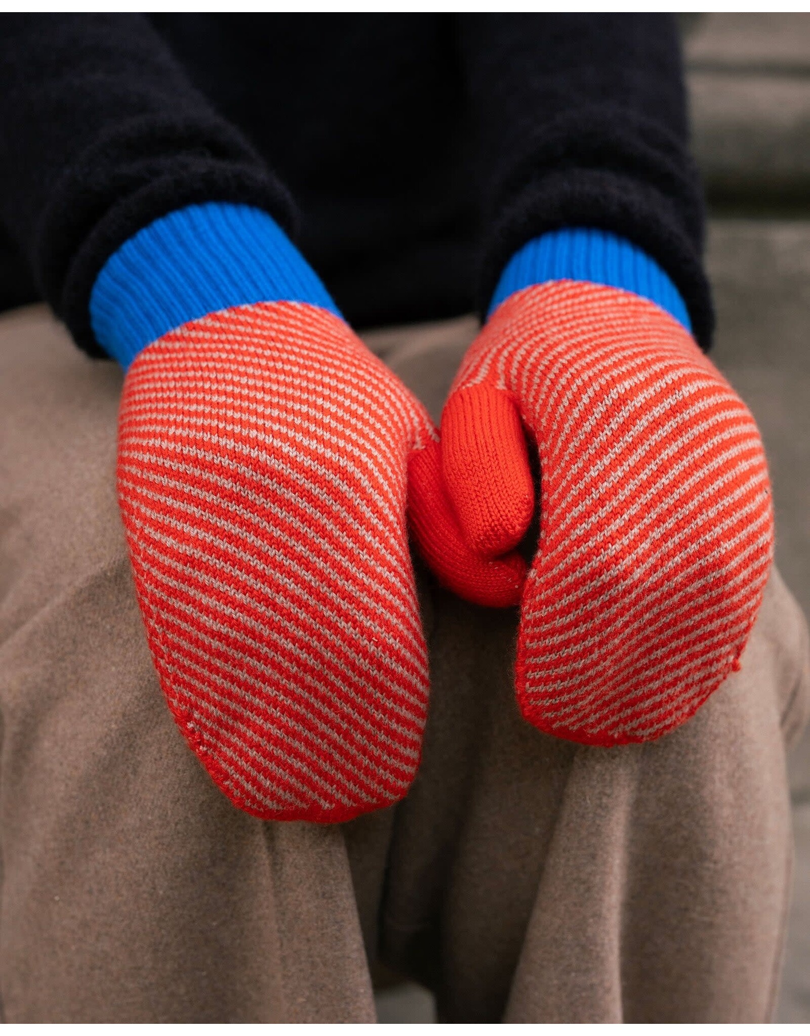 Wolvis Wolvis AW23 - Mittens, Striped Indigo/Nude - Merino wol