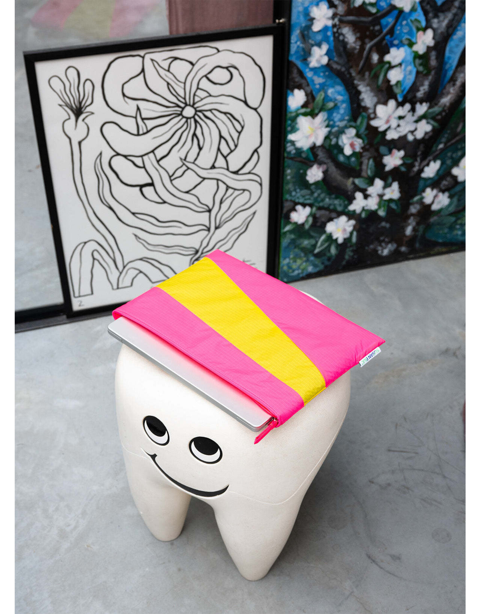 Susan Bijl Protectable, Fluo Pink & Tv Yellow - 13inch, 35 x 25,5 x 2,5cm