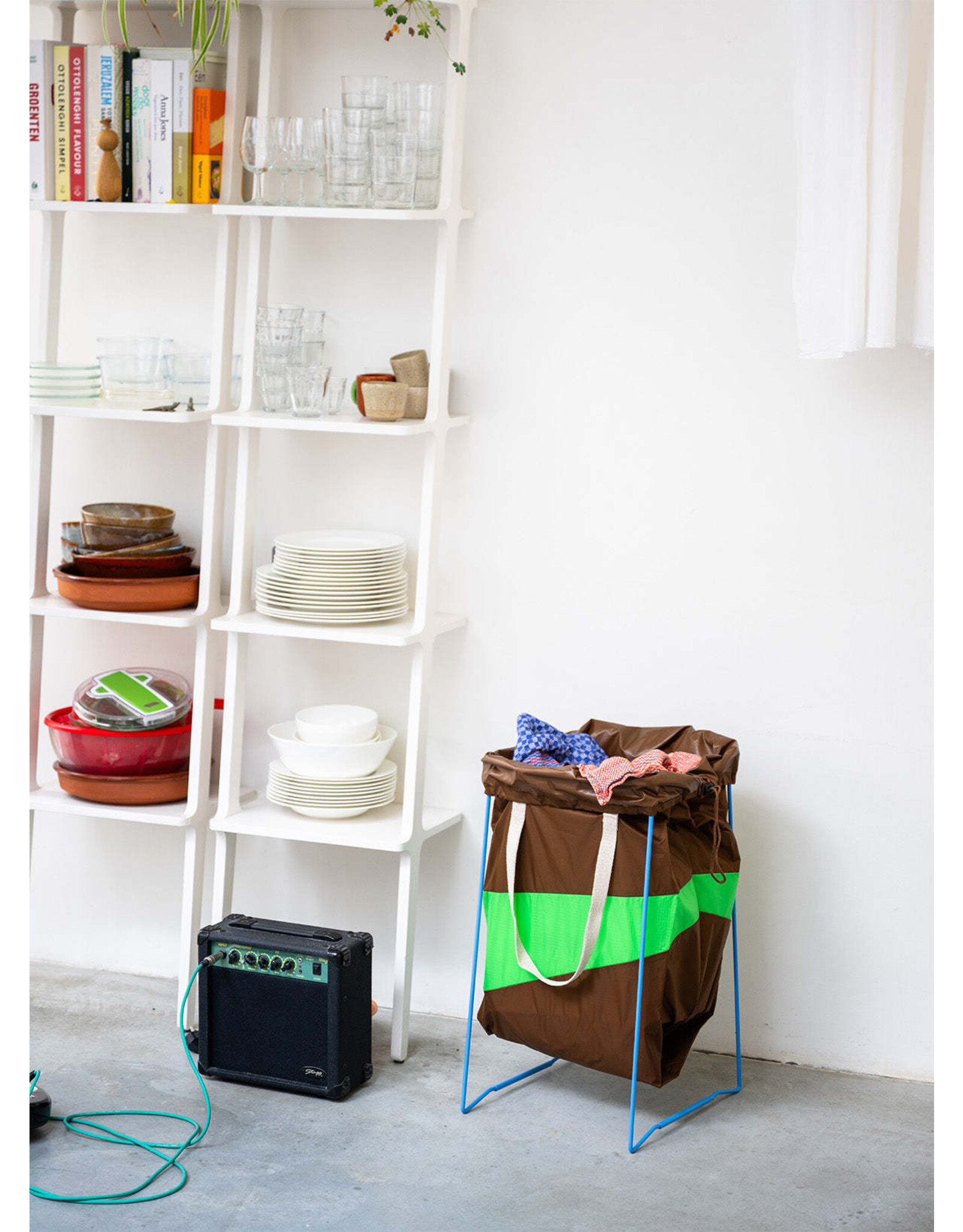 Susan Bijl The Trash Bag L, Hazel & Greenscreen - 37 x 77 x 33 cm