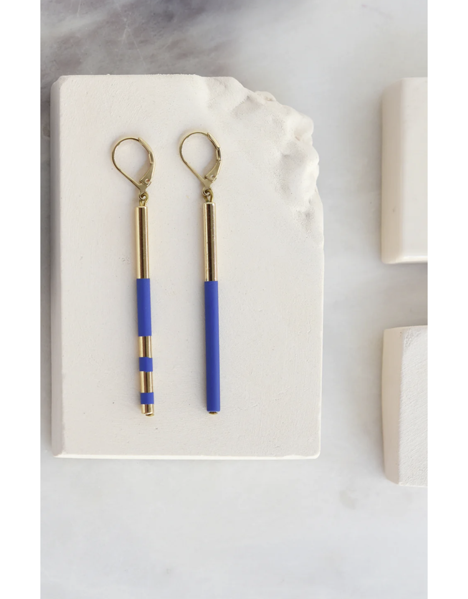 Judith Benita Oorbel Savoy - Blauw - L 5cm - Messing Verguld 24K