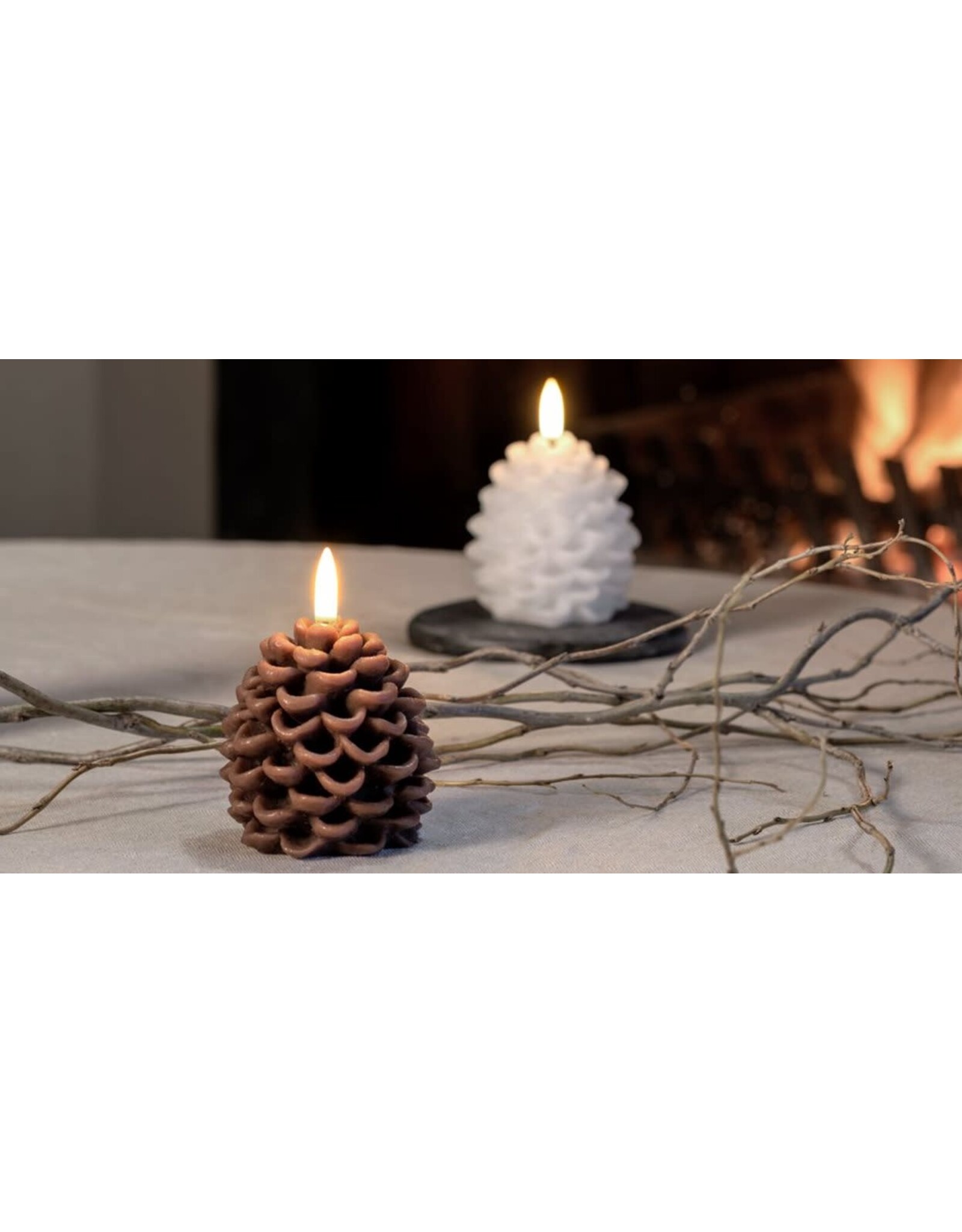 Uyuni Led Kaars, Pine - Nordic White - 7x7cm