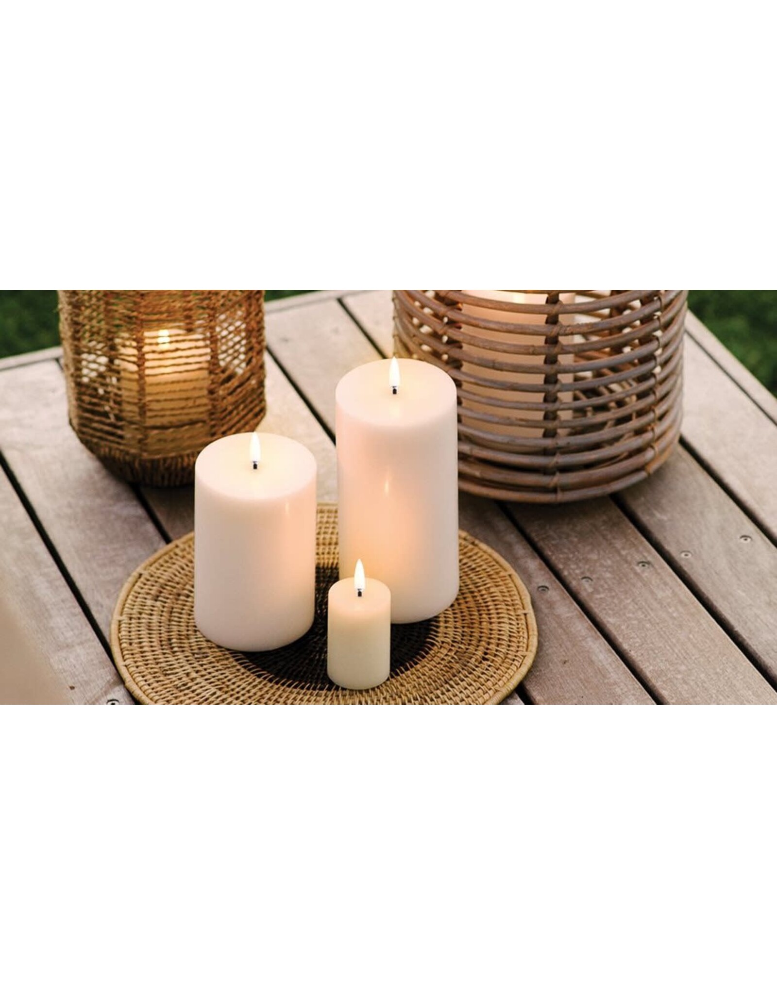 Uyuni Led Pillar Kaars - Nordic White - 10x15cm