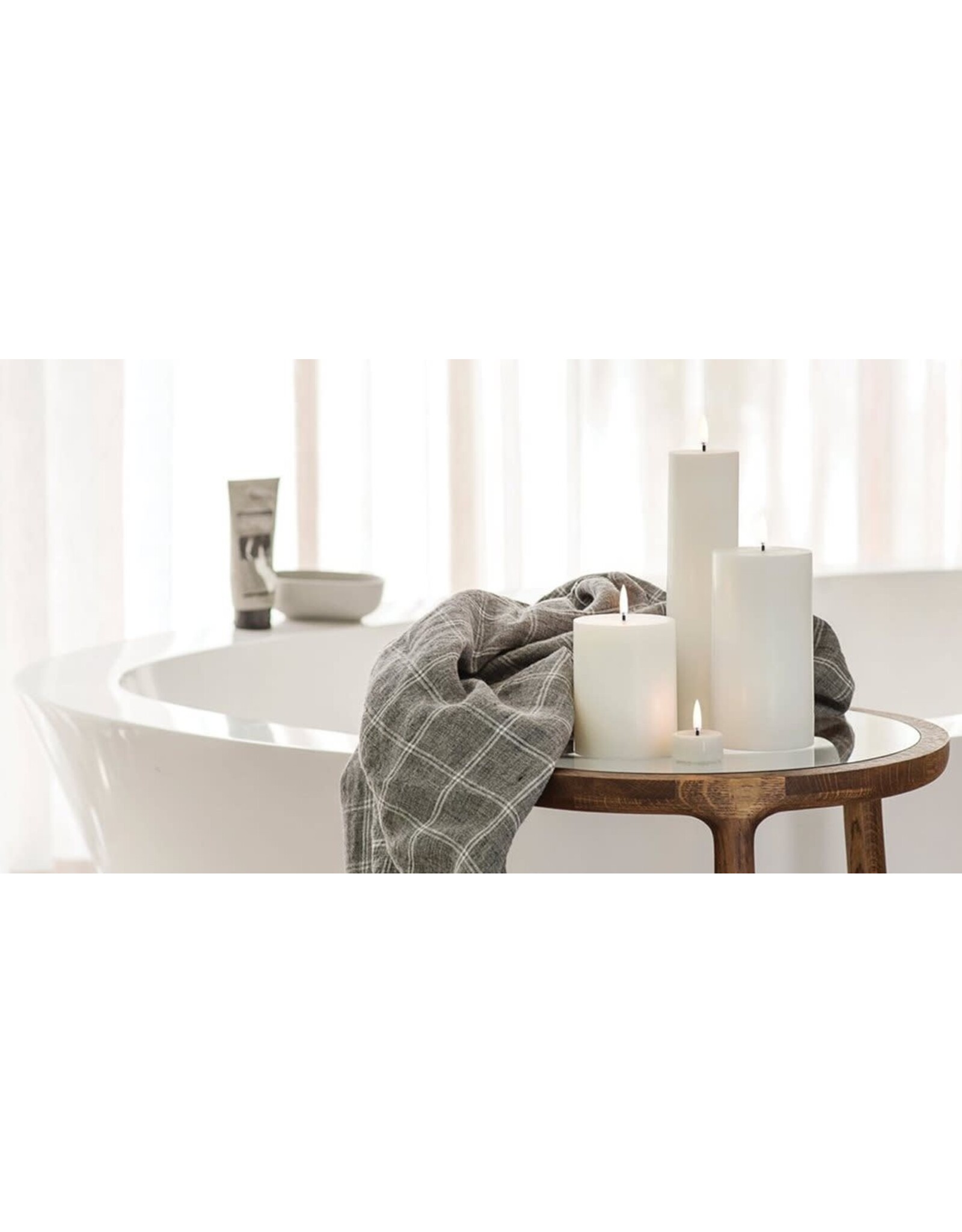 Uyuni Led Pillar Kaars - Nordic White - 7,8x20