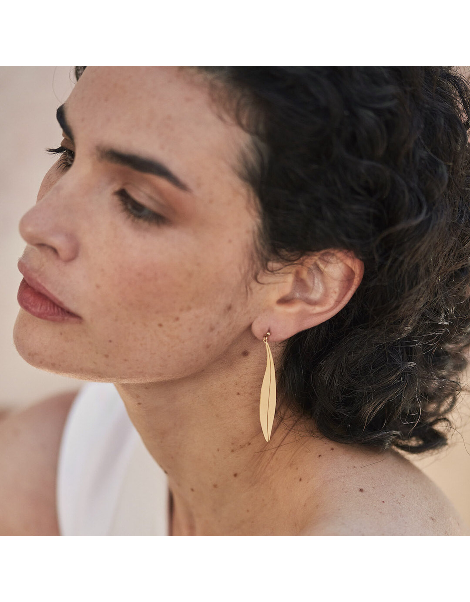 Nadja Carlotti Oorbel Euphorbe - Messing Verguld