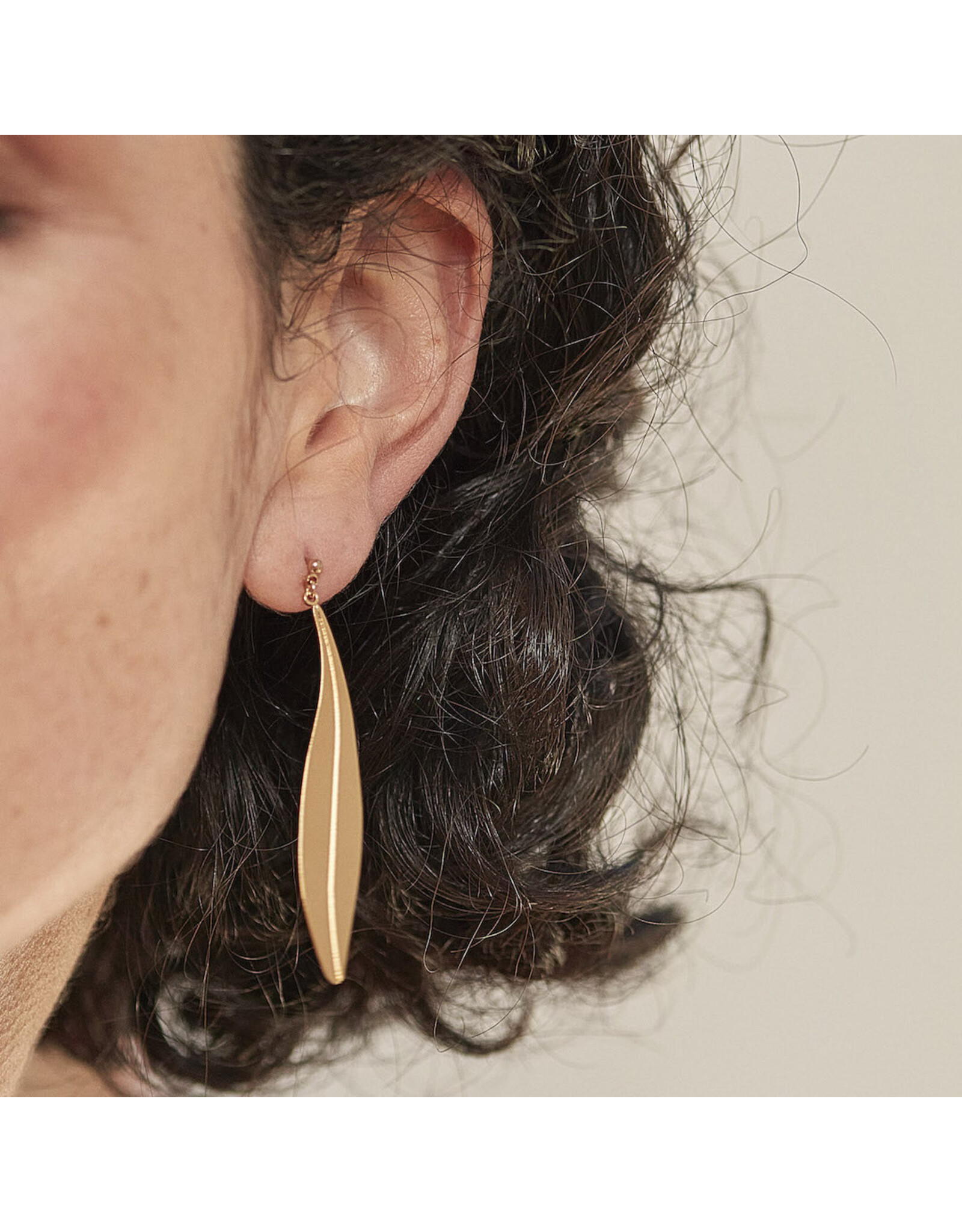 Nadja Carlotti Oorbel Euphorbe - Messing Verguld