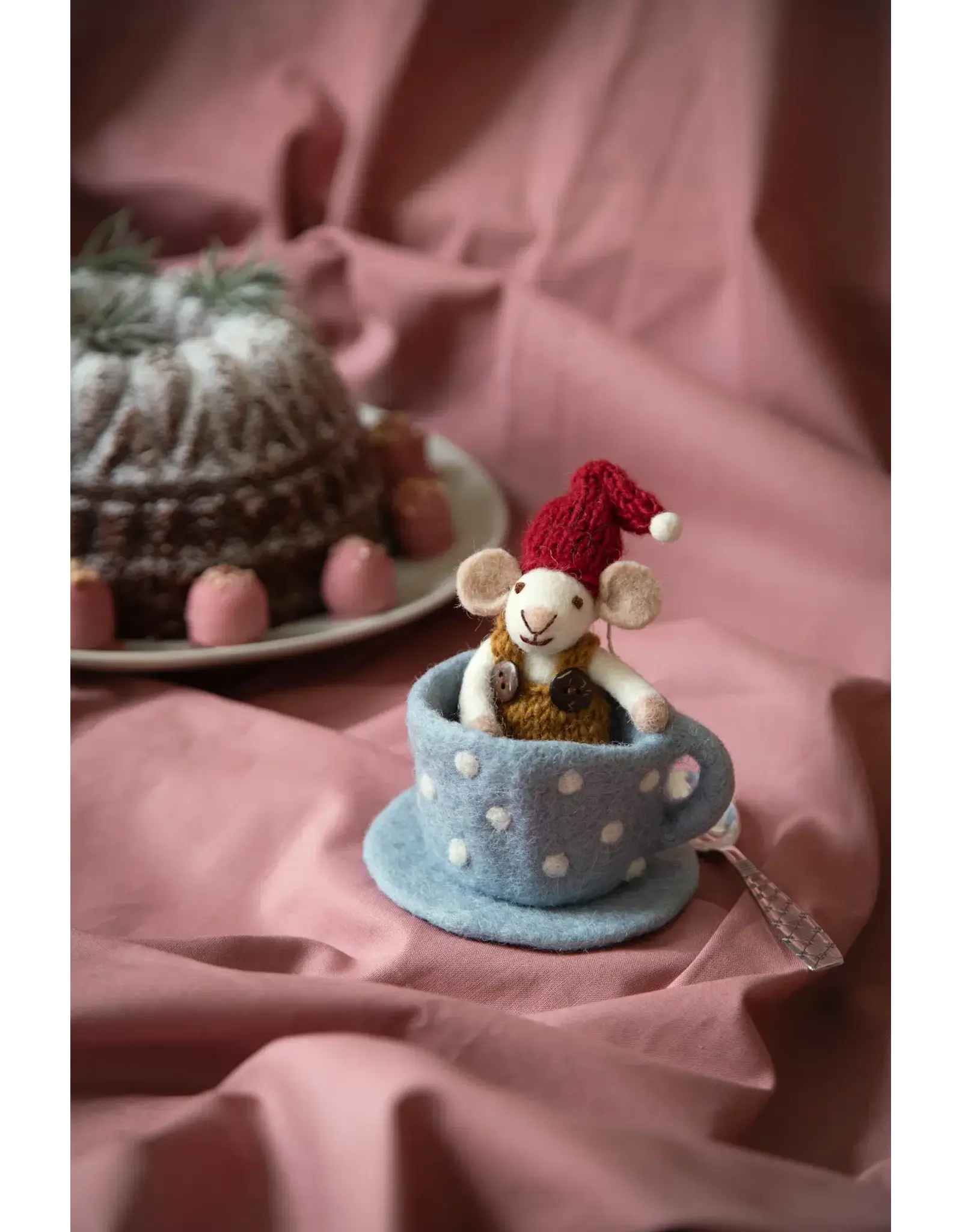 Gry & Sif Witte Muis in Koffiekopje - 9,5x13cm