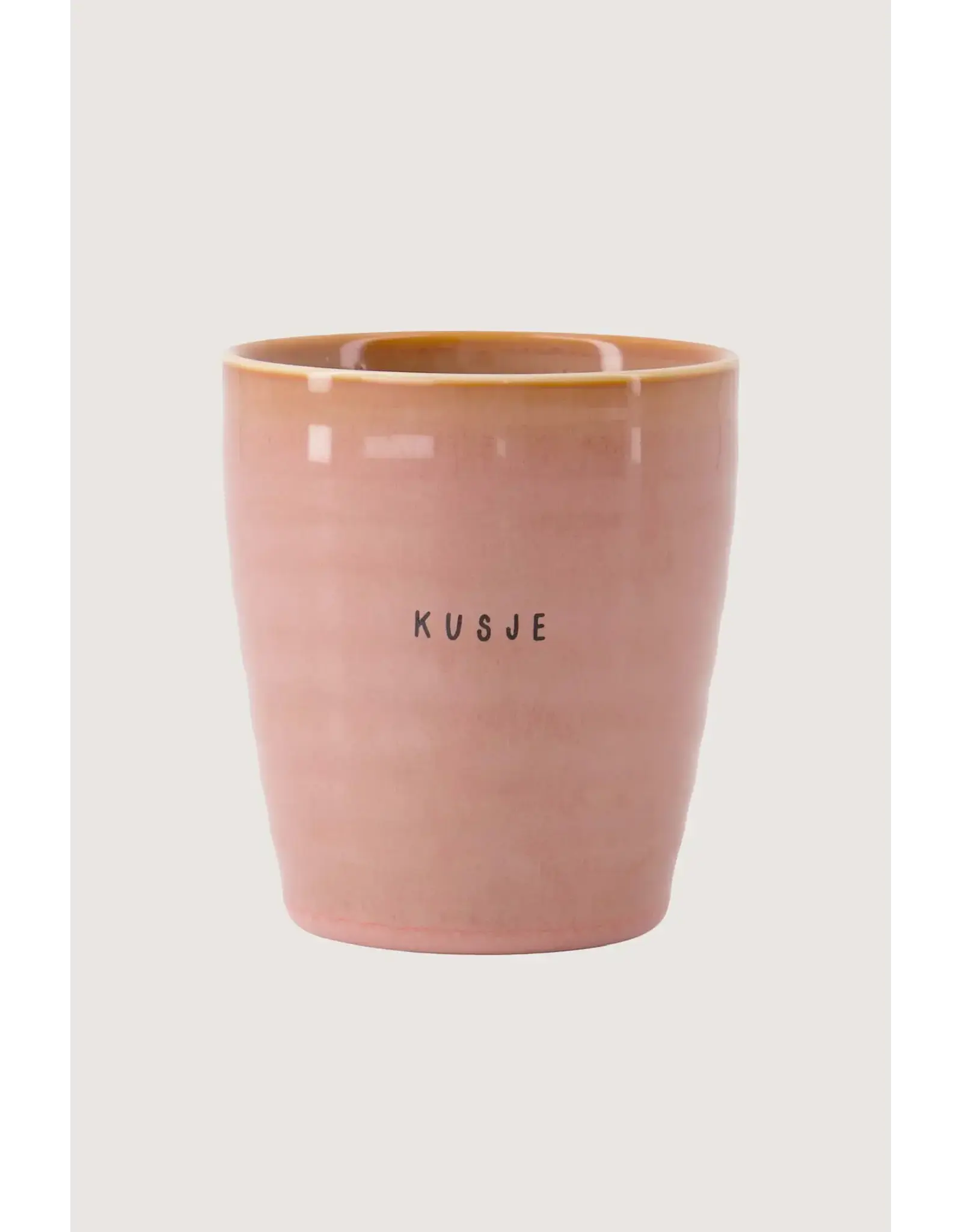 Zusss Koffiemok - Kusje, Donkerroze - Ø7,5x8,5cm