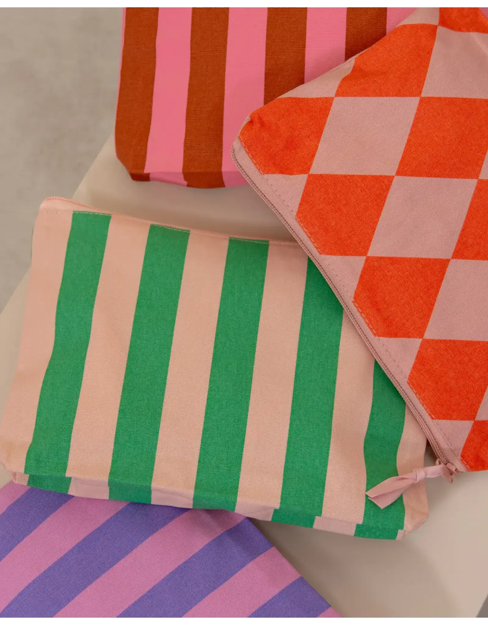 Kado Design Toilettasje - Stripes, Soft pink + Grass green - 26x3x17,5