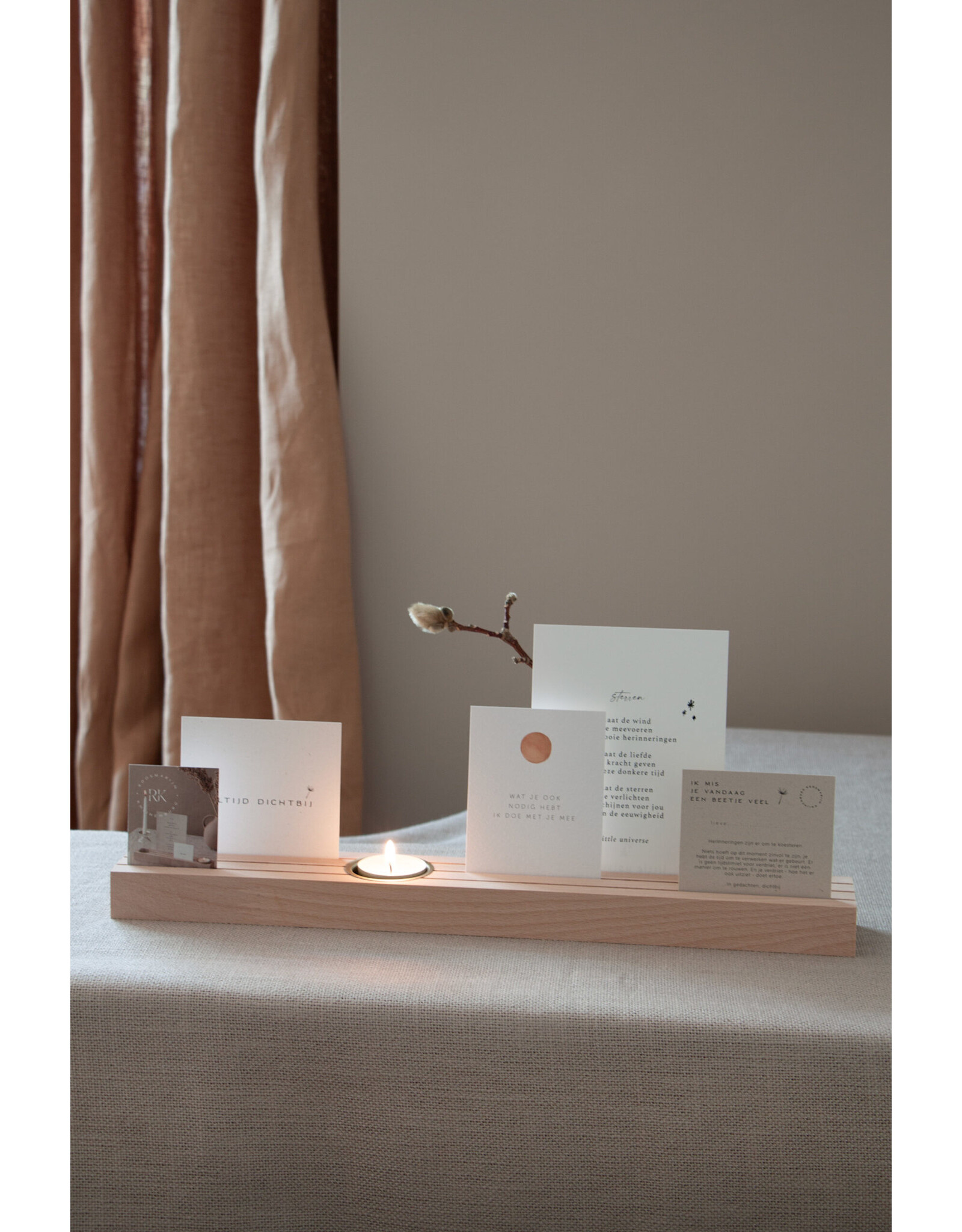 Roosmarijn Knijnenburg Hold it + Abundance