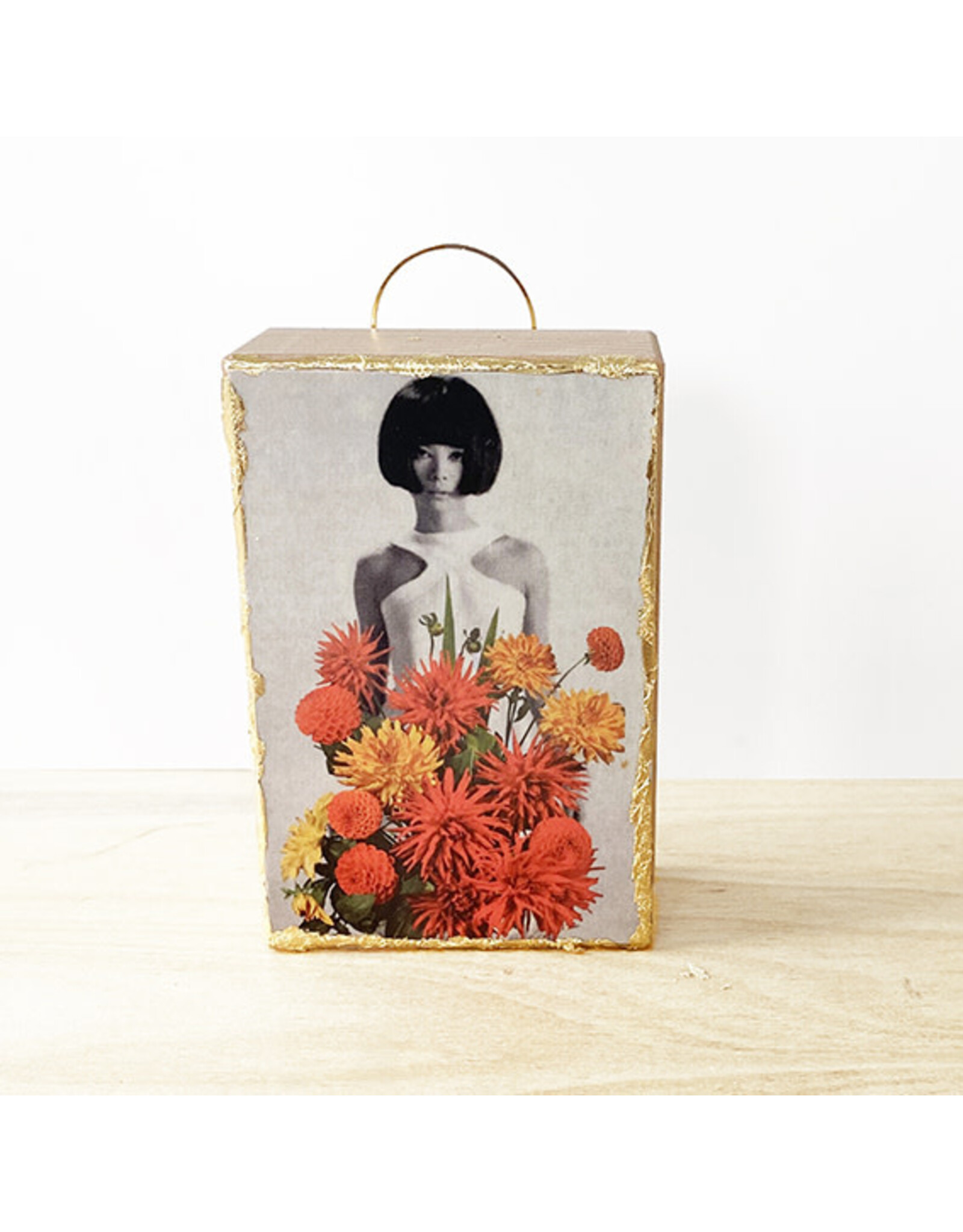 Studio The Cube Studio The Cube - Behind the flowers - 6x9x3 cm