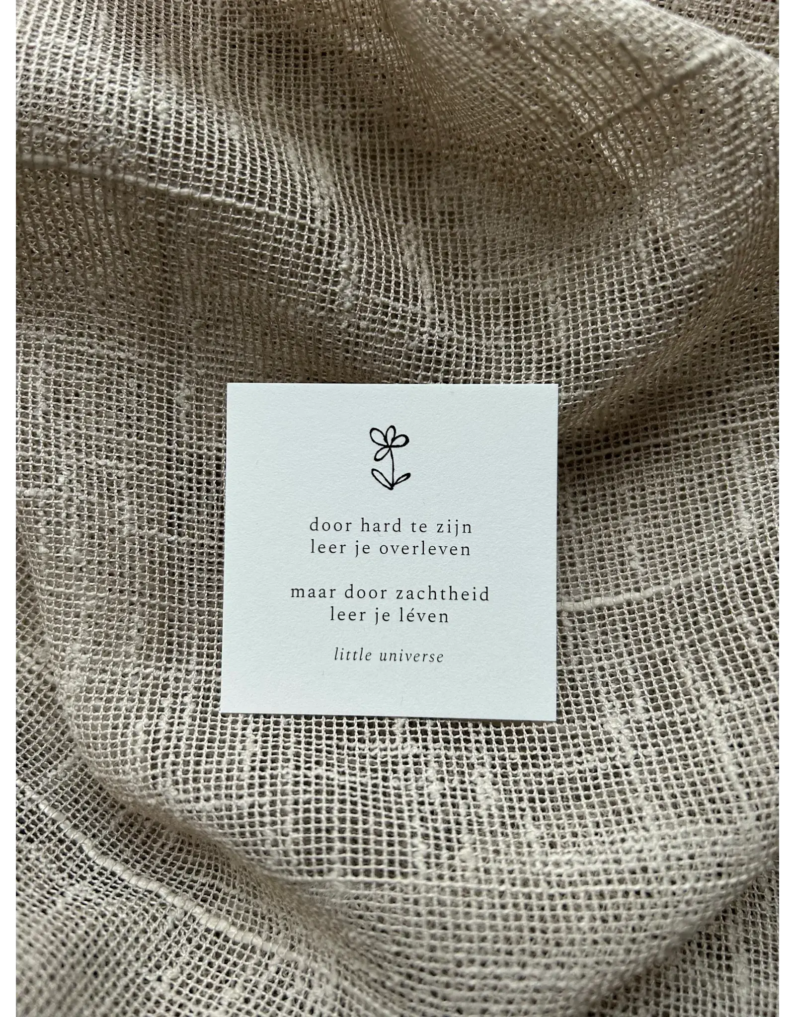 Little Universe Mini Staand lijstje + Mini Poëzie 'Zachtheid'