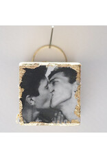 Studio The Cube Studio The Cube - Kissing boys - 3,2x3,2 cm