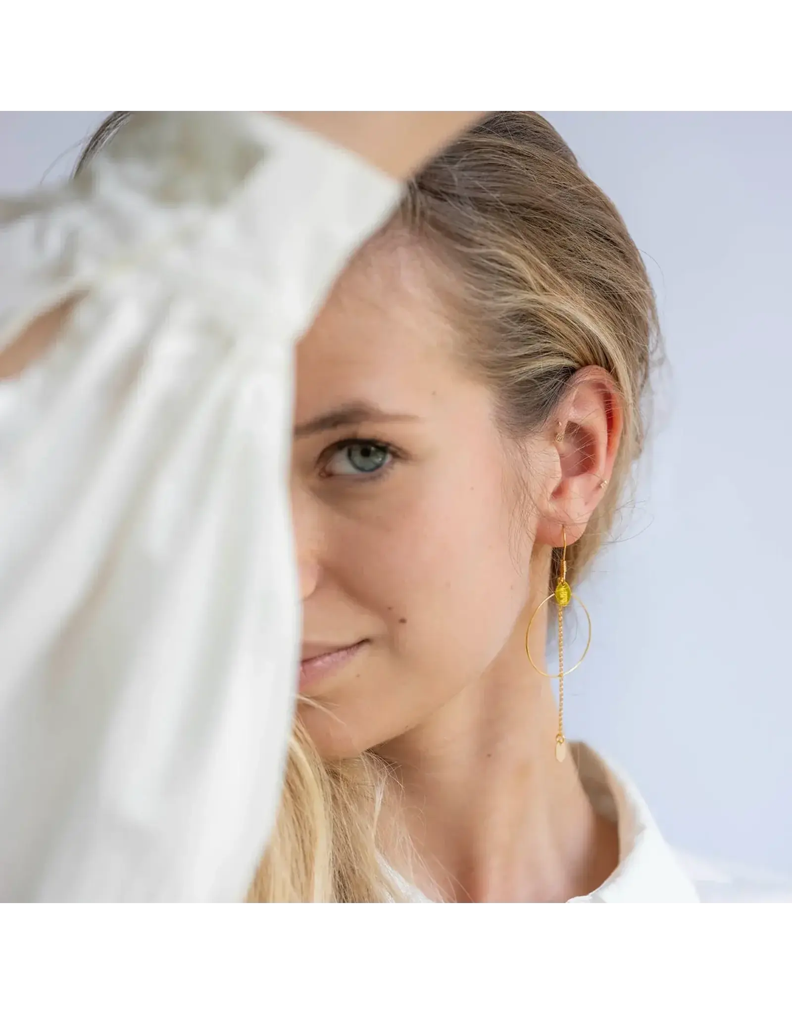 Murielle Perrotti Oorbel MP - Cloe -  Creool, Driehoek & Ketting - Goud - Asym