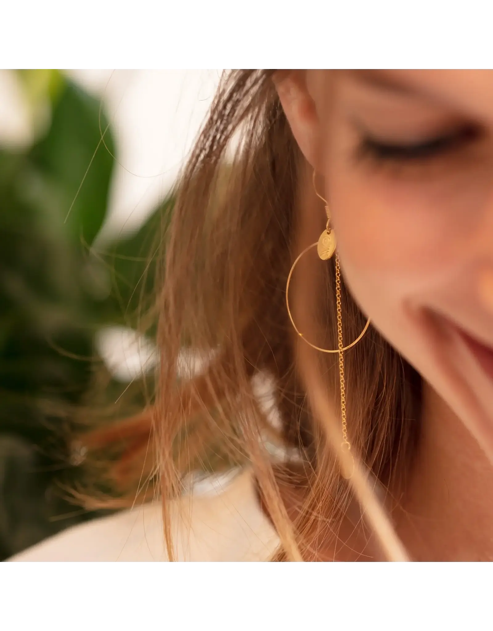 Murielle Perrotti Oorbel MP - Cloe -  Creool, Driehoek & Ketting - Goud - Asym