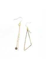 Murielle Perrotti Oorbel MP - Isa - Driehoek & Ketting - Goud Howlite - Asym