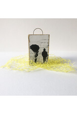 Studio The Cube Studio The Cube - Walking in the rain - 6x9x3 cm