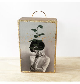 Studio The Cube Studio The Cube - Woman with plant - 6x9x3 cm