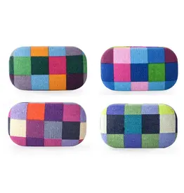 Kikkerland Geruite Travelcase - 8,4x4,8x3,1 cm
