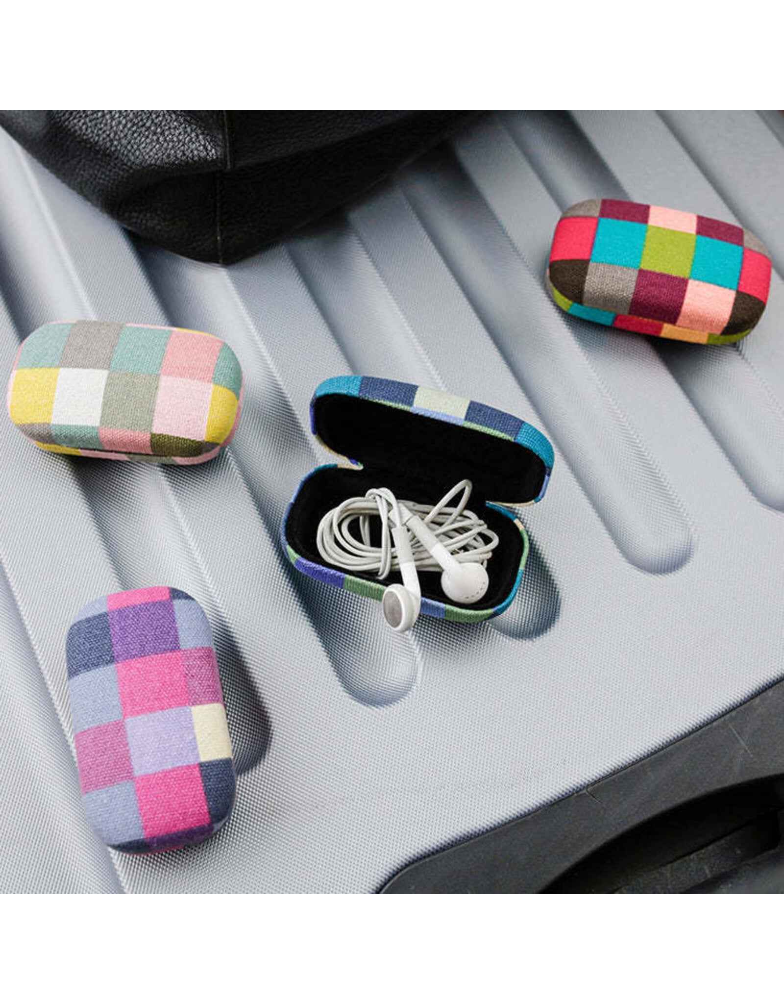 Kikkerland Geruite Travelcase - 8,4x4,8x3,1 cm