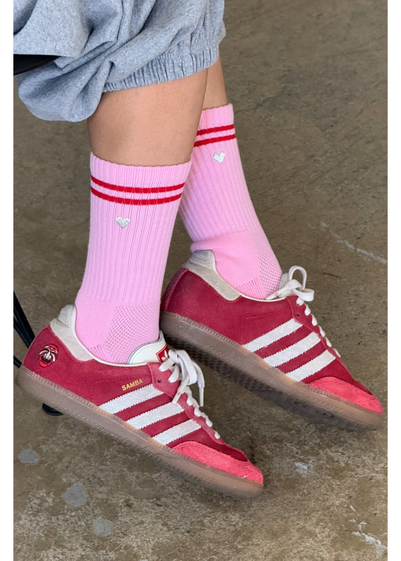 LE BON SHOPPE EMBROIDERED BOYFRIEND SOCKS AMOUR PINK HEART