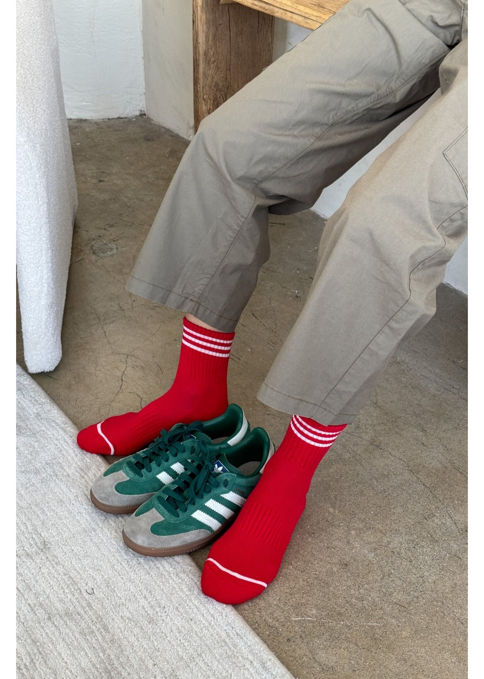 LE BON SHOPPE GIRLFRIEND SOCKS SCARLET