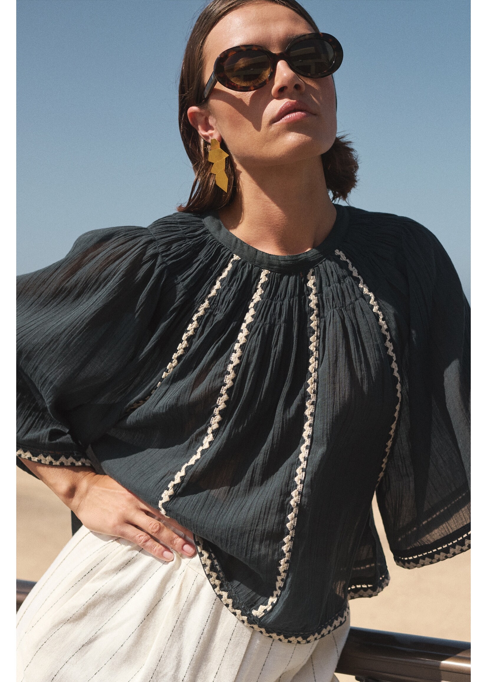 BY-BAR BB EMMI EMBRODERY BLOUSE CHARCOAL