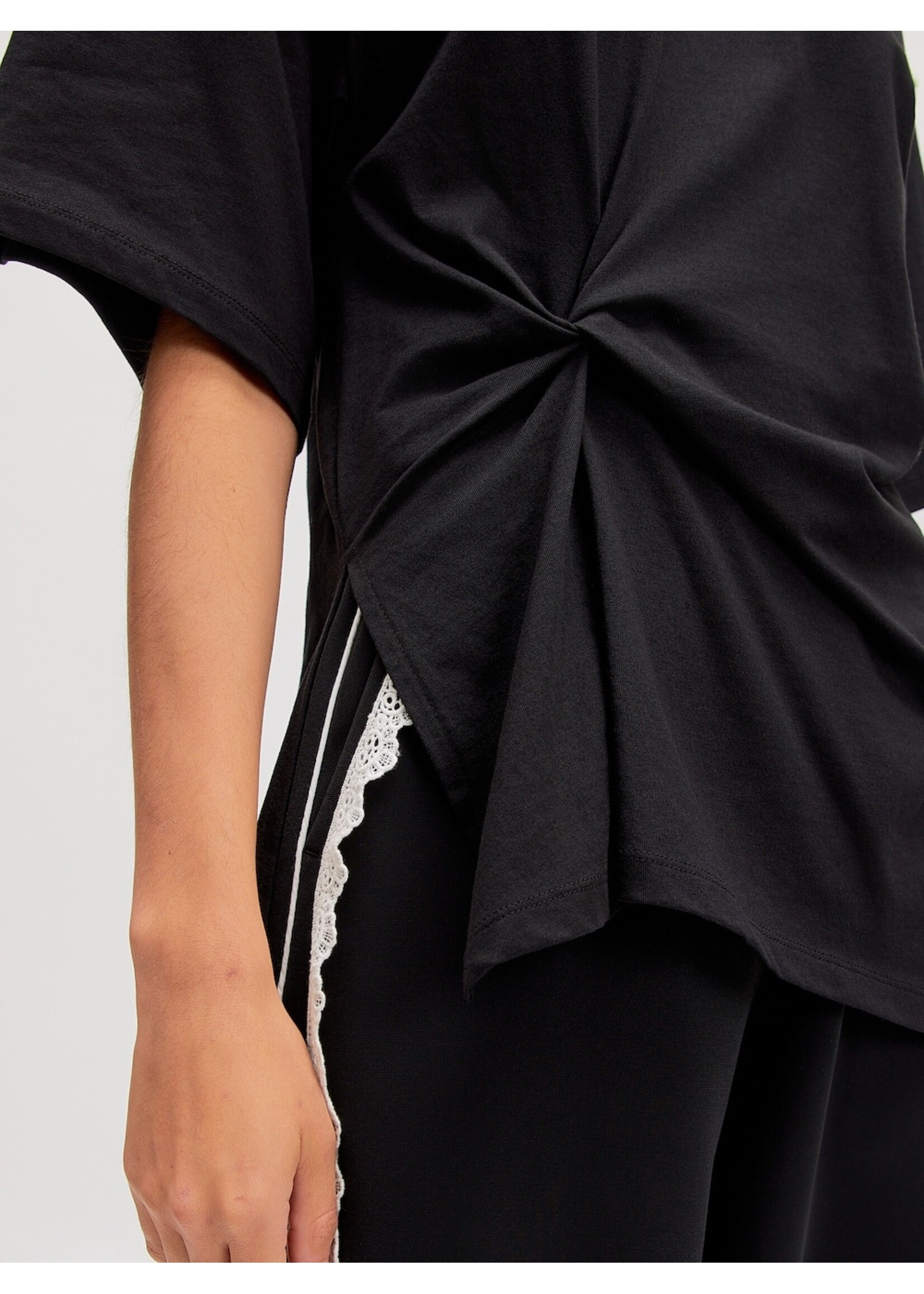 EDITED ED DERYA T-SHIRT SS BLACK