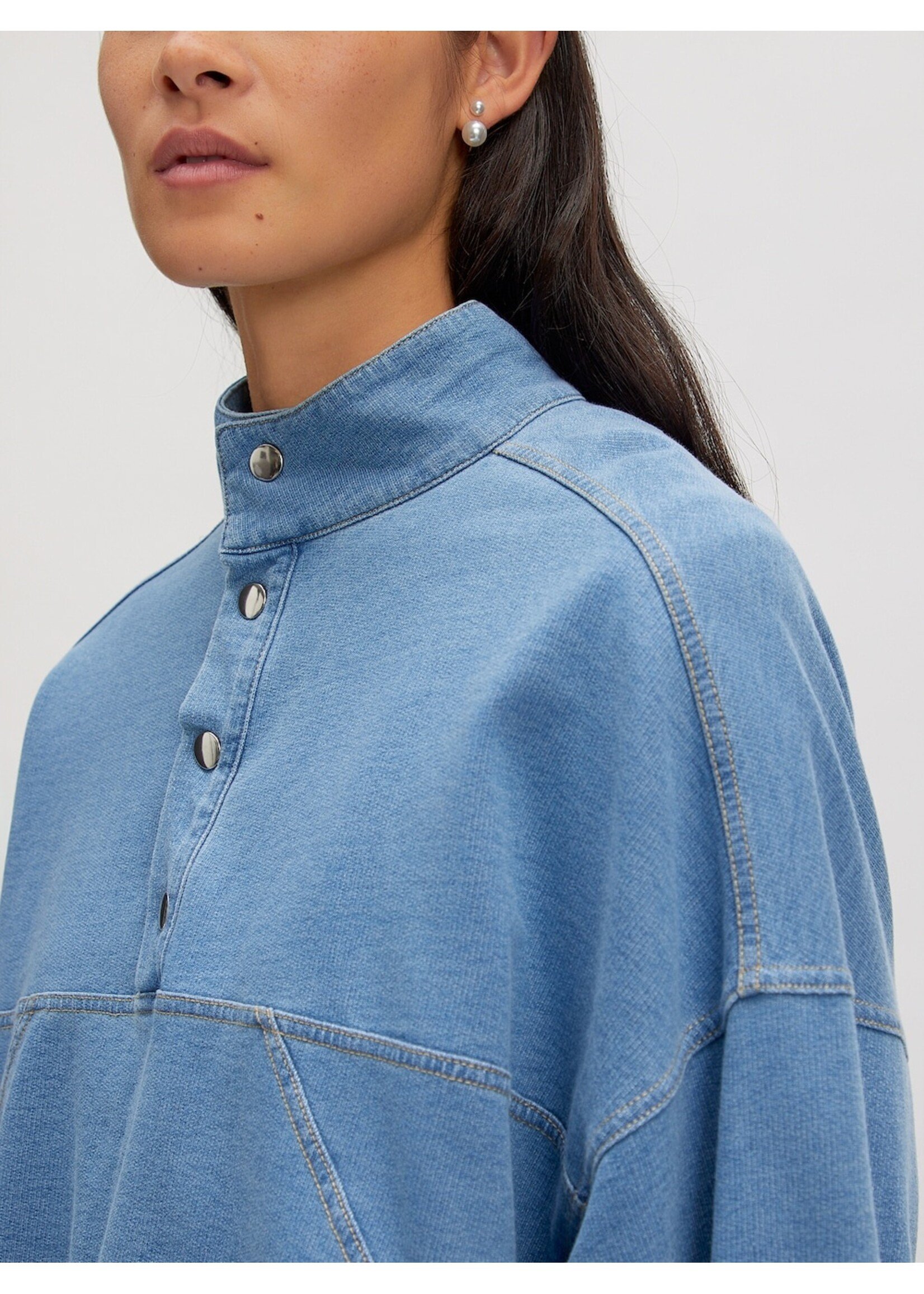 EDITED ED POLLY SWEATER DENIM WASH