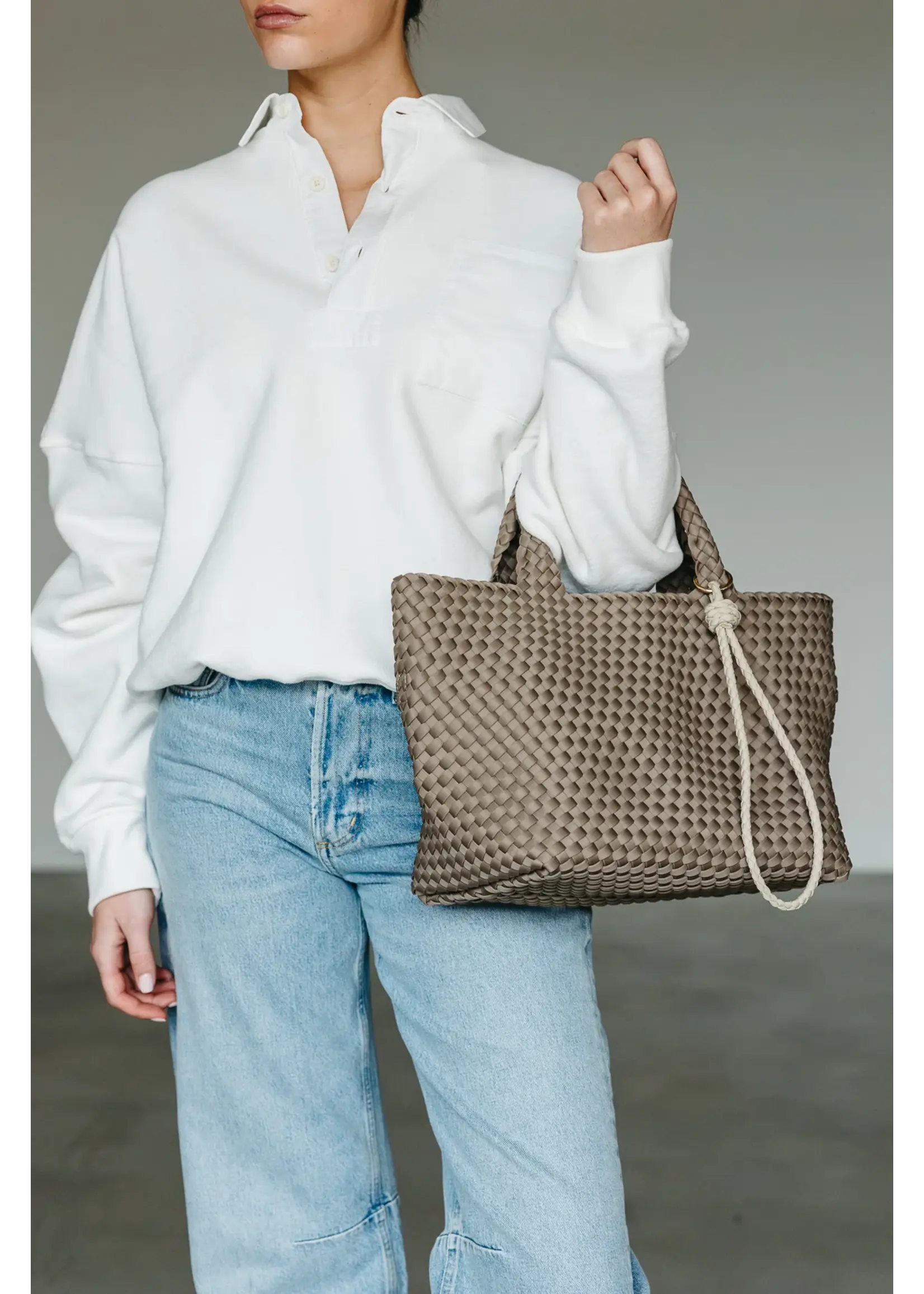 MARREA MA HANDTAS  MEDIUM TAUPE SECRET