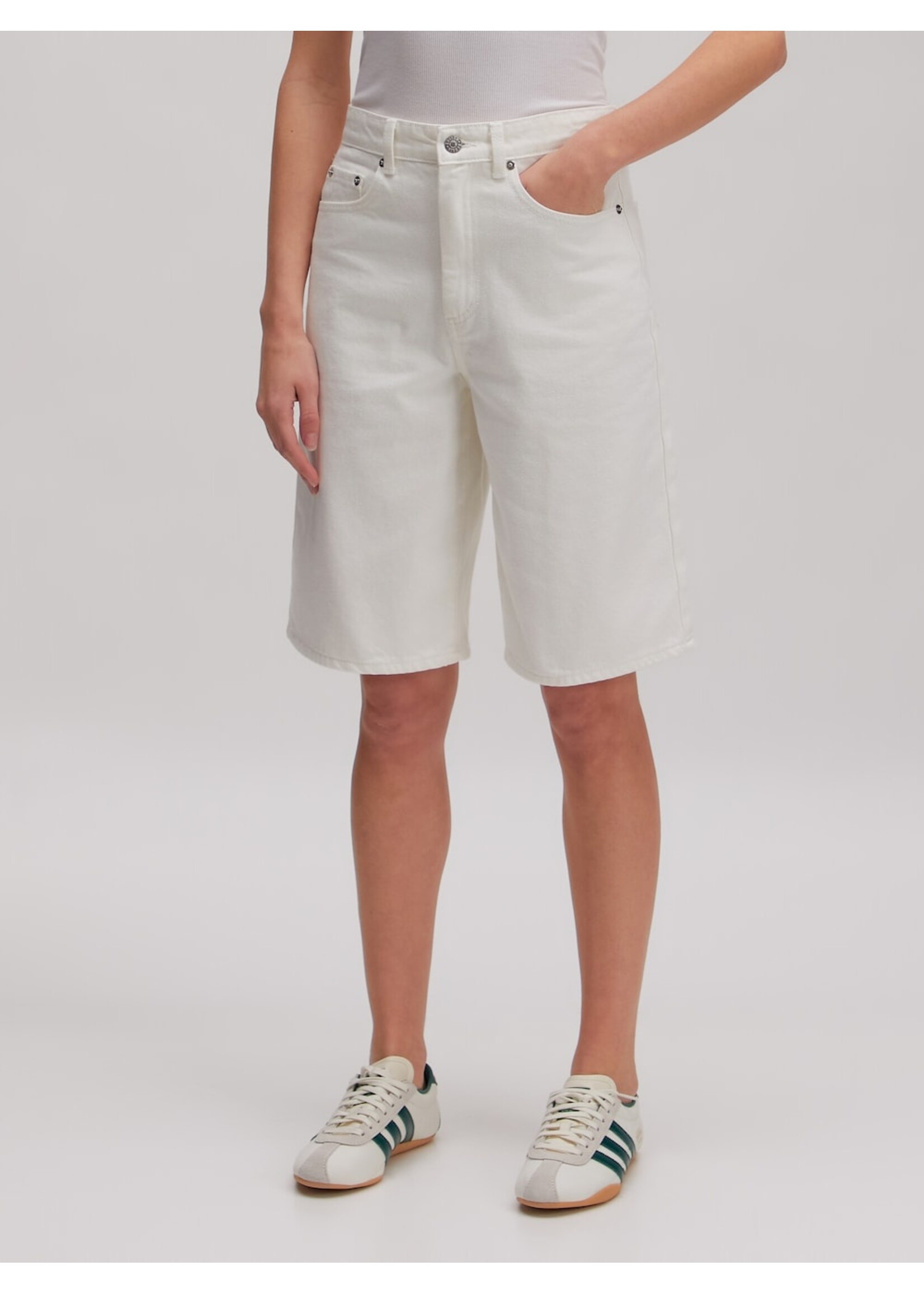 EDITED ED ADDISON DENIM SHORTS WHITE