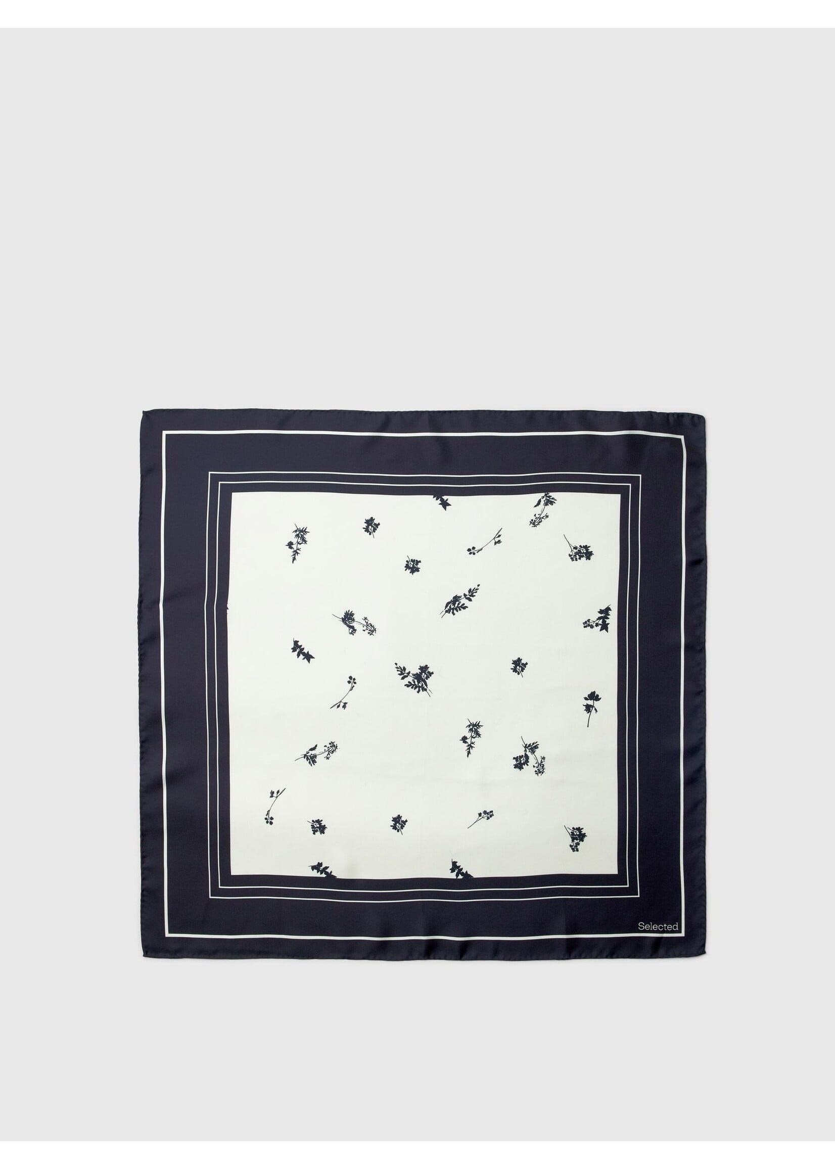 SELECTED FEMME SLFSARA LARGE SILK SCARF EGRET/PRINT