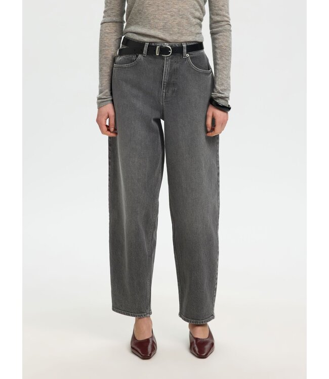 SELECTED FEMME SLWBARREL BEA-KORI HW JEANS NOOS MEDIUM GREY