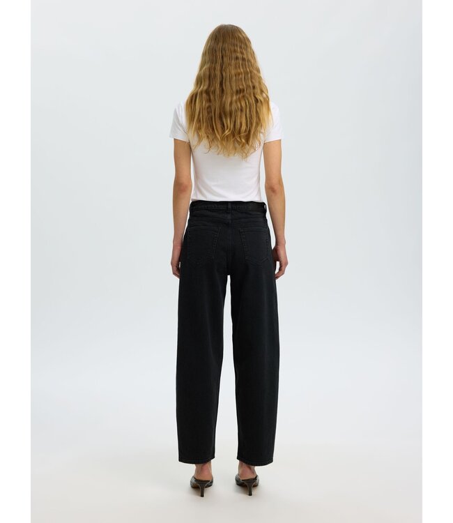 SELECTED FEMME SLWBARREL BEA-KORI HW JEANS NOOS BLACK