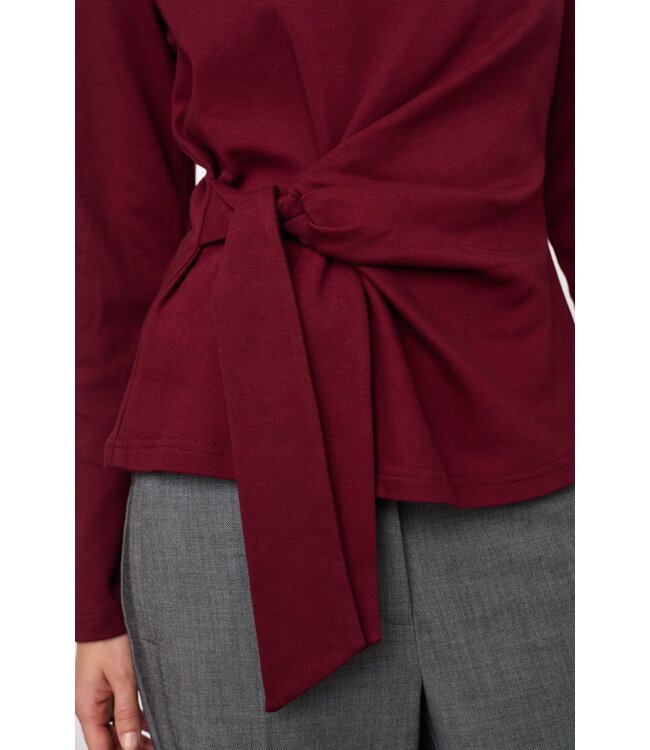 CO'COUTURE CC ORIANE LS PLEAT TIE TEE WINE RED